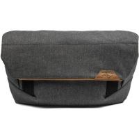 Сумка для компактної системної фотокамери Peak Design Field Pouch v2 Charcoal, сіра (BP-CH-2)