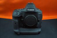 Фотокамера цифрова дзеркальна професійна Canon EOS 1DX Mark III body